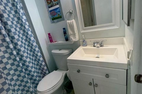 Condo in Tamarac, Florida, 2 bedrooms  № 2086918 - photo 28