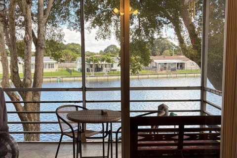 Condo in Tamarac, Florida, 2 bedrooms  № 2086918 - photo 29