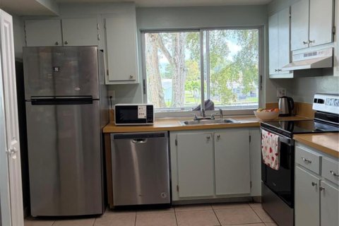 Condo in Tamarac, Florida, 2 bedrooms  № 2086918 - photo 6