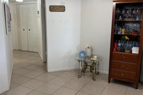Condo in Tamarac, Florida, 2 bedrooms  № 2086918 - photo 8