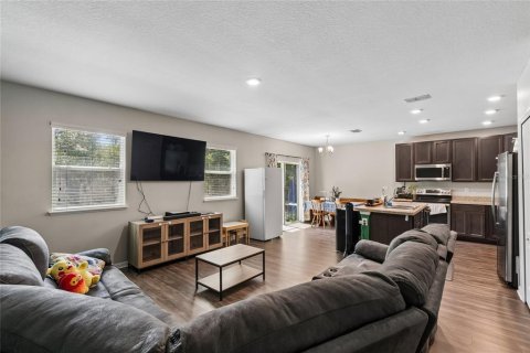House in Spring Hill, Florida 3 bedrooms, 132.39 sq.m. № 2156859 - photo 9
