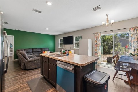 House in Spring Hill, Florida 3 bedrooms, 132.39 sq.m. № 2156859 - photo 15