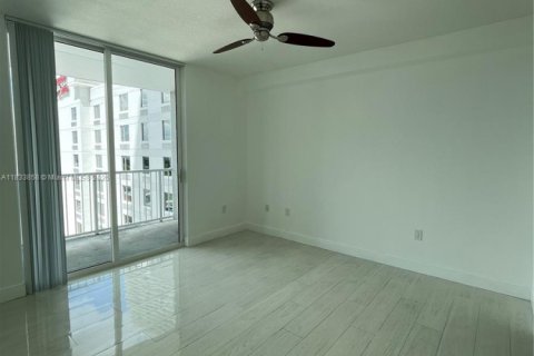 Condo in Miami, Florida, 1 bedroom  № 1814795 - photo 19