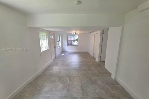 Villa ou maison à louer à North Miami, Floride: 4 chambres, 151.8 m2 № 2390000 - photo 27