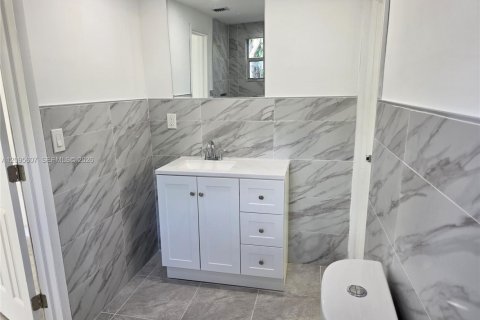 Villa ou maison à louer à North Miami, Floride: 4 chambres, 151.8 m2 № 2390000 - photo 22