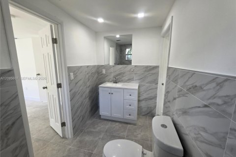 Villa ou maison à louer à North Miami, Floride: 4 chambres, 151.8 m2 № 2390000 - photo 21