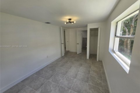Villa ou maison à louer à North Miami, Floride: 4 chambres, 151.8 m2 № 2390000 - photo 19