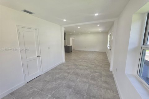 Villa ou maison à louer à North Miami, Floride: 4 chambres, 151.8 m2 № 2390000 - photo 15