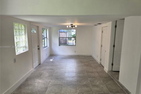 Villa ou maison à louer à North Miami, Floride: 4 chambres, 151.8 m2 № 2390000 - photo 26