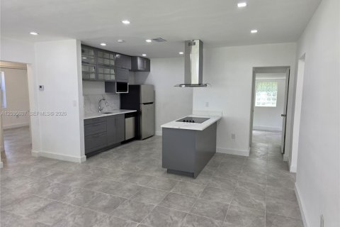 Villa ou maison à louer à North Miami, Floride: 4 chambres, 151.8 m2 № 2390000 - photo 14
