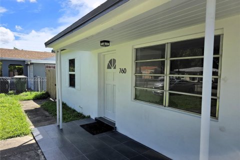 Villa ou maison à louer à North Miami, Floride: 4 chambres, 151.8 m2 № 2390000 - photo 5