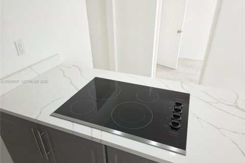Villa ou maison à louer à North Miami, Floride: 4 chambres, 151.8 m2 № 2390000 - photo 12