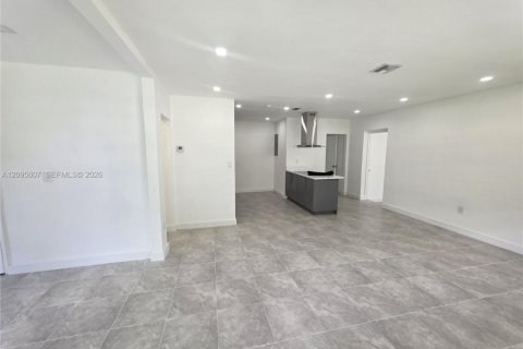Villa ou maison à louer à North Miami, Floride: 4 chambres, 151.8 m2 № 2390000 - photo 29