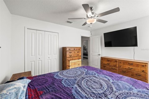Casa en venta en Zephyrhills, Florida, 4 dormitorios, 240.06 m2 № 1585767 - foto 9