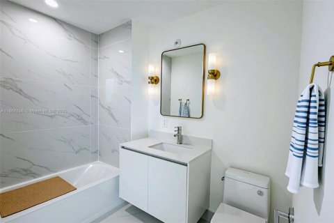 Купить кондоминиум в Майами, Флорида 4 спальни, 239.87м2, № 1898295 - фото 16