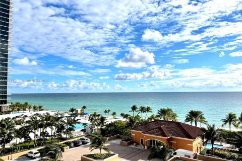 Copropriété à vendre à Hallandale Beach, Floride: 2 chambres, 106.84 m2 № 1921486 - photo 17