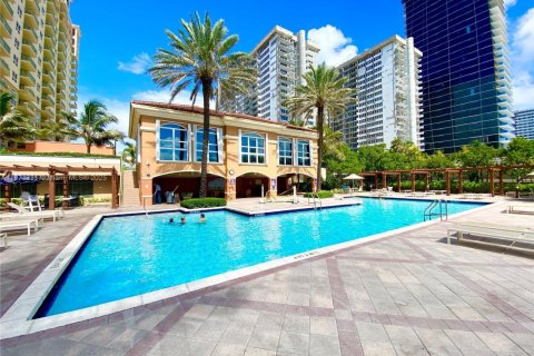 Copropriété à vendre à Hallandale Beach, Floride: 2 chambres, 106.84 m2 № 1921486 - photo 2