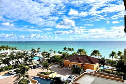 Copropriété à vendre à Hallandale Beach, Floride: 2 chambres, 106.84 m2 № 1921486 - photo 6