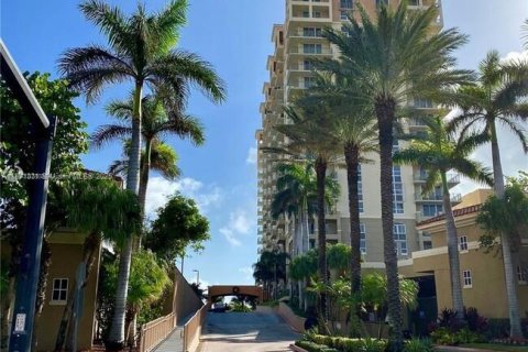Copropriété à vendre à Hallandale Beach, Floride: 2 chambres, 106.84 m2 № 1921486 - photo 18