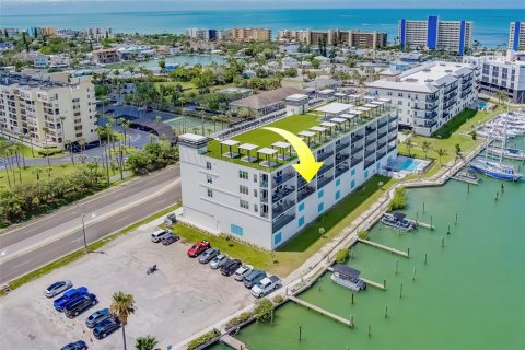 Copropriété à louer à Madeira Beach, Floride: 3 chambres, 172.05 m2 № 1722518 - photo 1