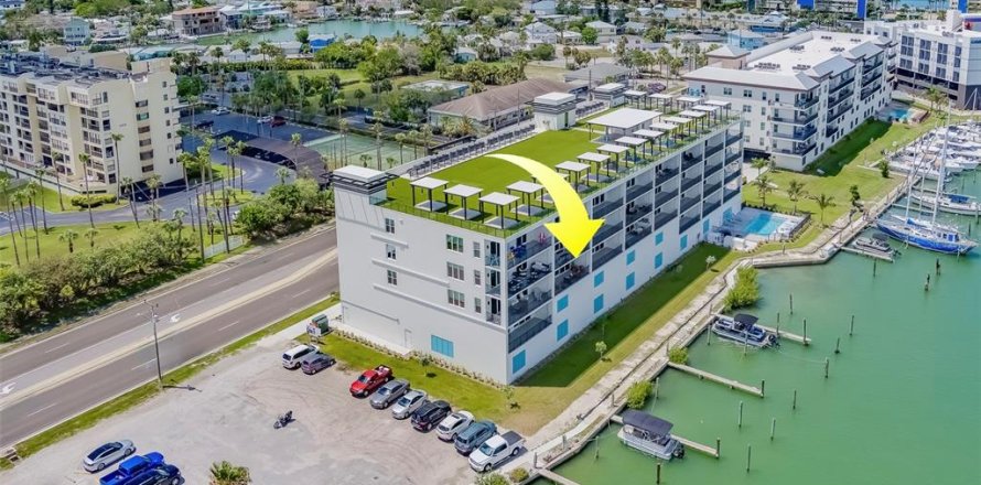 Condo à Madeira Beach, Floride, 3 chambres № 1722518