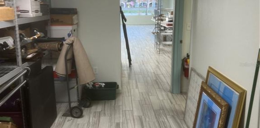 Immobilier commercial à Port Charlotte, Floride 297.29 m2 № 2425893
