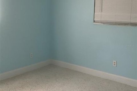 Villa ou maison à louer à Englewood, Floride: 2 chambres, 91.42 m2 № 1831206 - photo 8