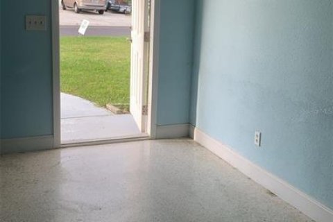 Villa ou maison à louer à Englewood, Floride: 2 chambres, 91.42 m2 № 1831206 - photo 7