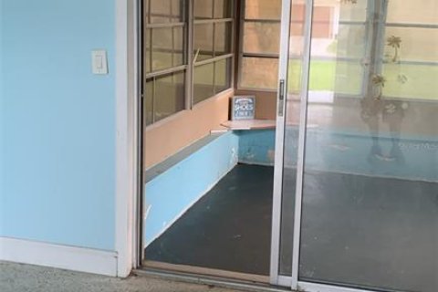 Villa ou maison à louer à Englewood, Floride: 2 chambres, 91.42 m2 № 1831206 - photo 6
