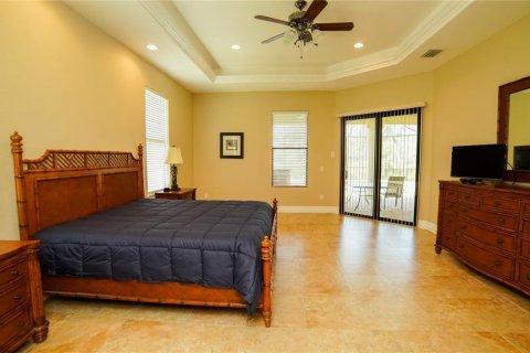 House in Bokeelia, Florida 4 bedrooms, 323.39 sq.m. № 1765457 - photo 13