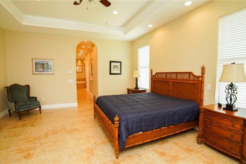 House in Bokeelia, Florida 4 bedrooms, 323.39 sq.m. № 1765457 - photo 14