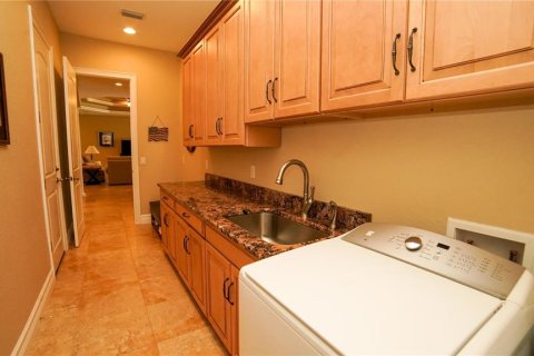 House in Bokeelia, Florida 4 bedrooms, 323.39 sq.m. № 1765457 - photo 28