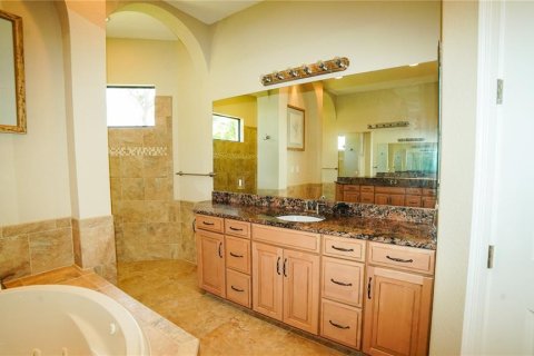 House in Bokeelia, Florida 4 bedrooms, 323.39 sq.m. № 1765457 - photo 16