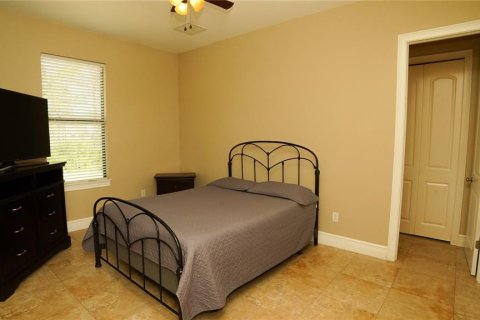 House in Bokeelia, Florida 4 bedrooms, 323.39 sq.m. № 1765457 - photo 23