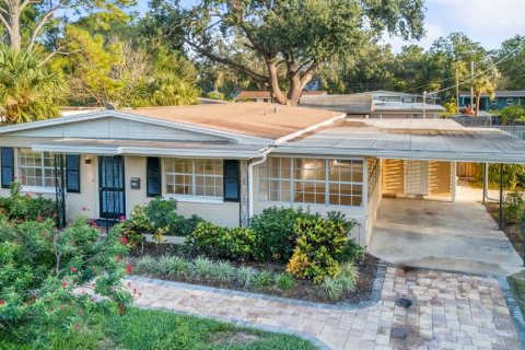 House in Tampa, Florida 3 bedrooms, 128.39 sq.m. № 1907772 - photo 7
