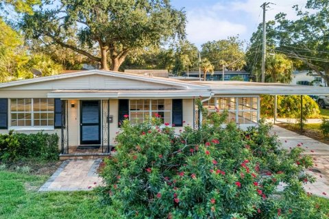 House in Tampa, Florida 3 bedrooms, 128.39 sq.m. № 1907772 - photo 4