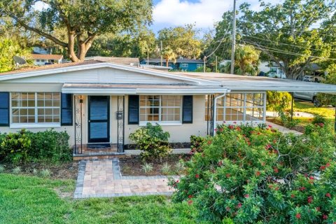 House in Tampa, Florida 3 bedrooms, 128.39 sq.m. № 1907772 - photo 5