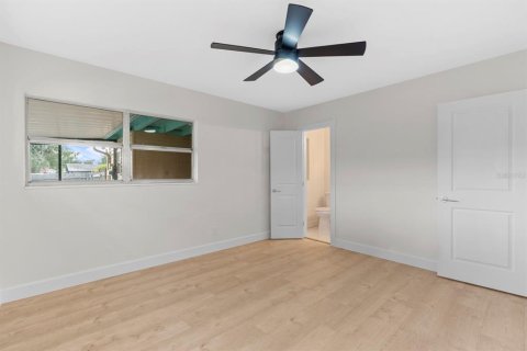 House in Tampa, Florida 3 bedrooms, 128.39 sq.m. № 1907772 - photo 22