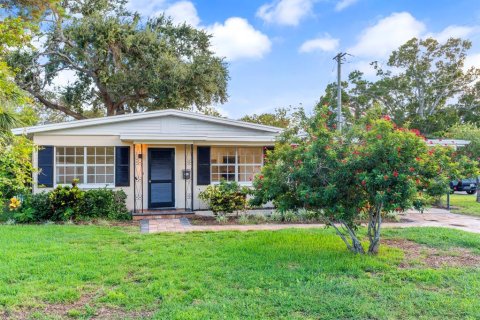 House in Tampa, Florida 3 bedrooms, 128.39 sq.m. № 1907772 - photo 3