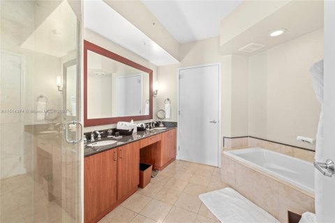 Copropriété à vendre à Sunny Isles Beach, Floride: 1 chambre, 94.85 m2 № 1875264 - photo 17