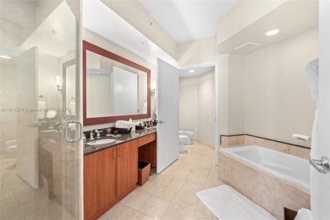 Copropriété à vendre à Sunny Isles Beach, Floride: 1 chambre, 94.85 m2 № 1875264 - photo 18