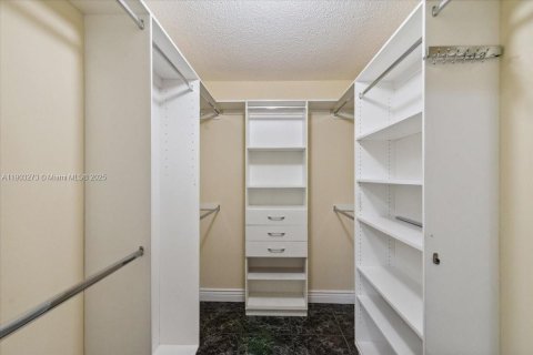 Villa ou maison à vendre à Pembroke Pines, Floride: 4 chambres, 140.28 m2 № 1954533 - photo 27