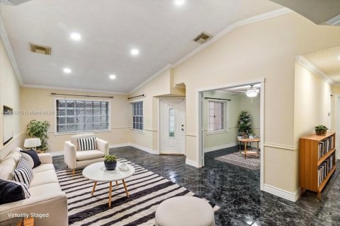 Villa ou maison à vendre à Pembroke Pines, Floride: 4 chambres, 140.28 m2 № 1954533 - photo 5