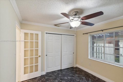 Villa ou maison à vendre à Pembroke Pines, Floride: 4 chambres, 140.28 m2 № 1954533 - photo 30