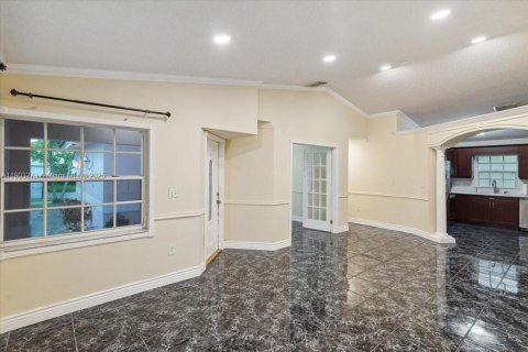 Villa ou maison à vendre à Pembroke Pines, Floride: 4 chambres, 140.28 m2 № 1954533 - photo 8