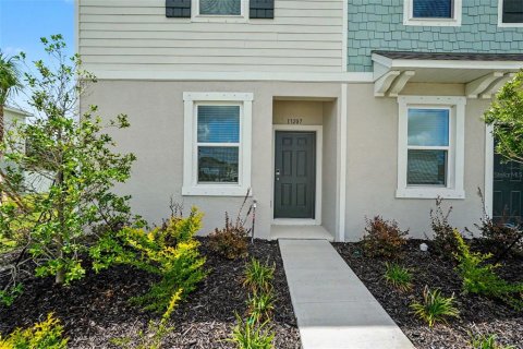 Townhouse in Parrish, Florida 2 bedrooms, 111.95 sq.m. № 2207529 - photo 2