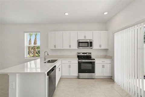 Townhouse in Parrish, Florida 2 bedrooms, 111.95 sq.m. № 2207529 - photo 13