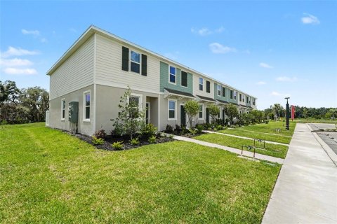 Townhouse in Parrish, Florida 2 bedrooms, 111.95 sq.m. № 2207529 - photo 3