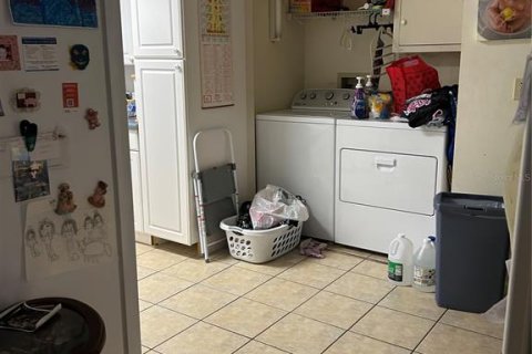 House in Saint Petersburg, Florida 3 bedrooms, 119.84 sq.m. № 2203233 - photo 25