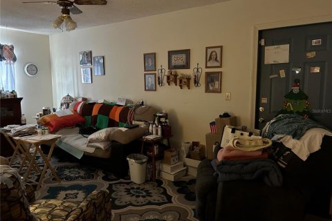 House in Saint Petersburg, Florida 3 bedrooms, 119.84 sq.m. № 2203233 - photo 5